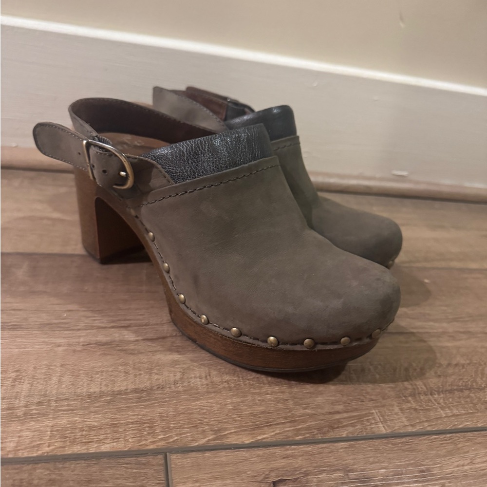 Women's Brown Leather Clogs